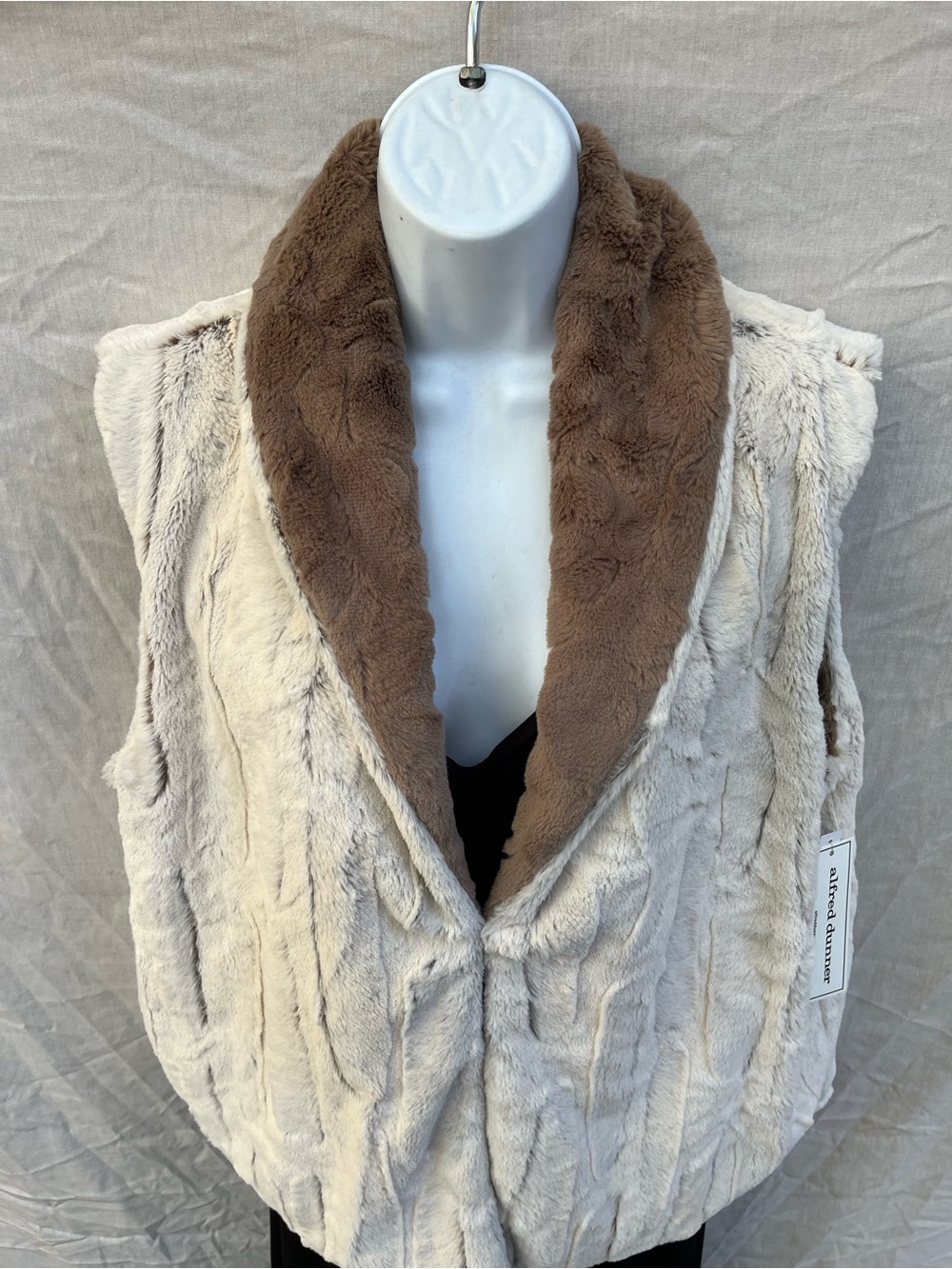 NWT Alfred Dunner Reversible Faux Fur Vest Medium Cream & Brown With Pockets